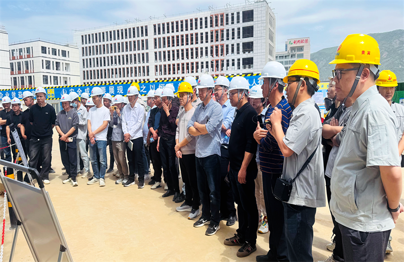 2025年4月17日，由莆田市涵江区住房和城乡建设局主办、evo视讯三建承办的钢筋安装工程质量防控现场交流会在联东U谷·涵江海峡智造产业谷一期成功召开。